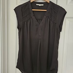 Daniel Rainn black top